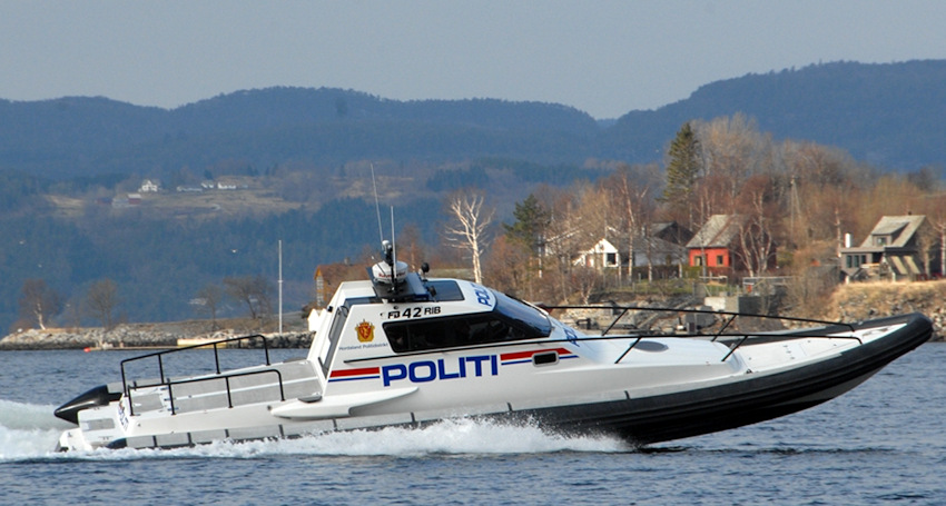 The RIB 42’ is a high-speed interceptor based on the extensive experience developed by FB Design in the past 30 years. The boat is a dedicated version for special operation and is derived from the winning hull of the RIB TECNO 40'.