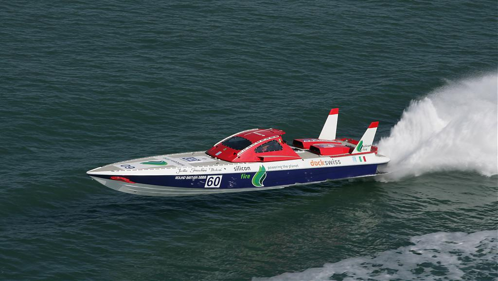 „La Gran Argentina Sony“ nahm 2010 ebenso am Cowes-Torquay-Cowes-Rennen teil, unter dem neuen Namen und Kleid „Silicon Fire“ und kam als zweite nach der neu restaurierten Cesa 1882 ins Ziel .
